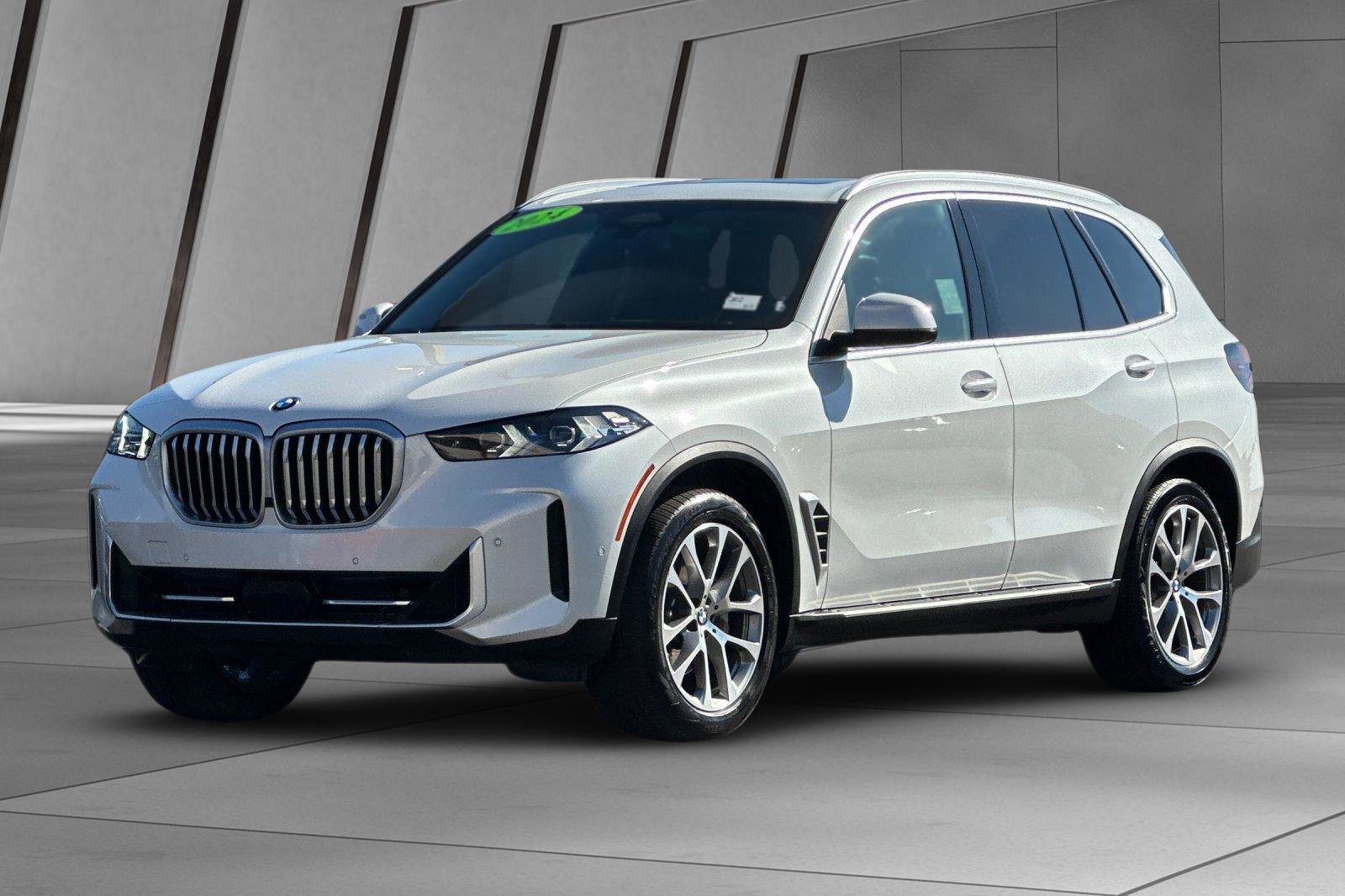 Used 2024 BMW X5 sDrive40i w/ Premium Package image 8