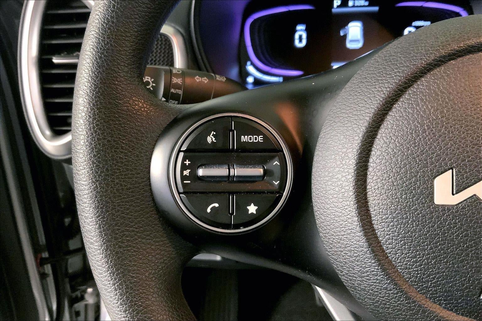 Certified 2025 Kia Soul LX FWD image 18