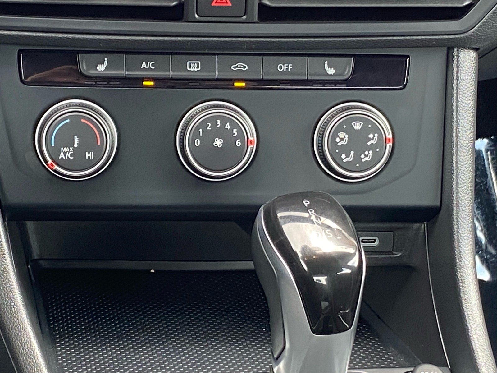 Certified 2024 Volkswagen Jetta Sport FWD image 8