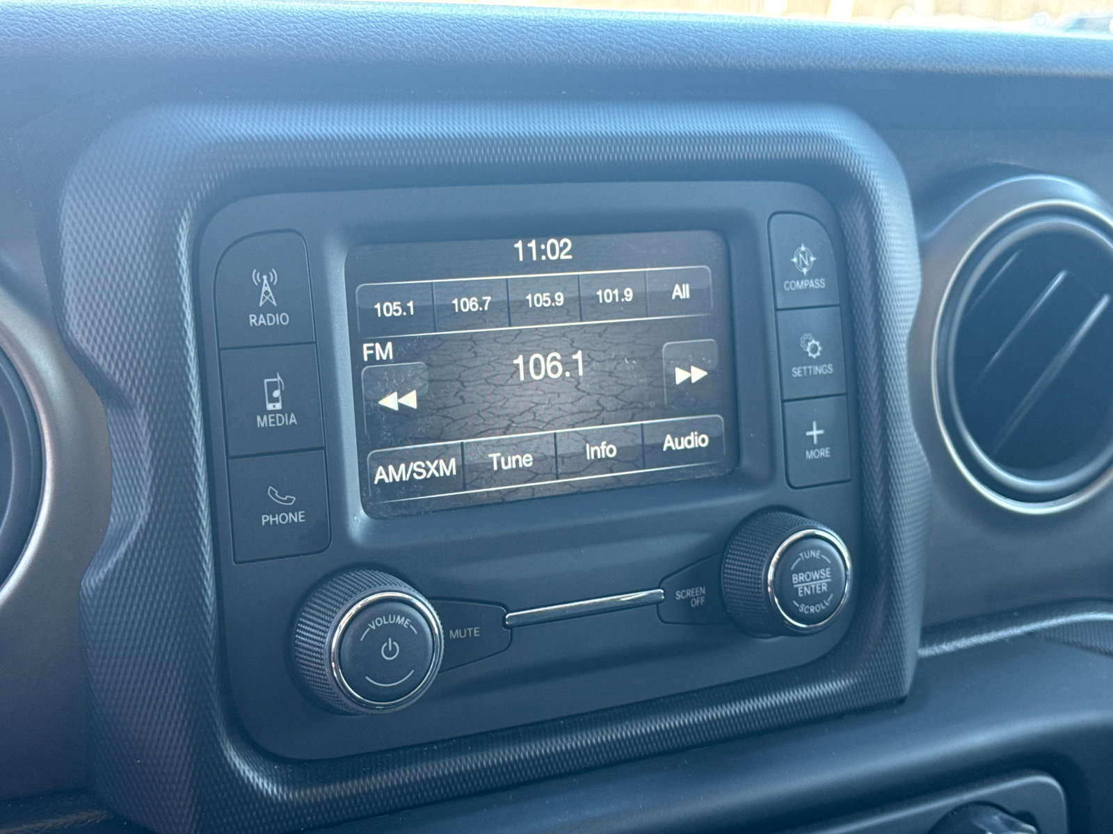 Used 2019 Jeep Wrangler Sport image 22