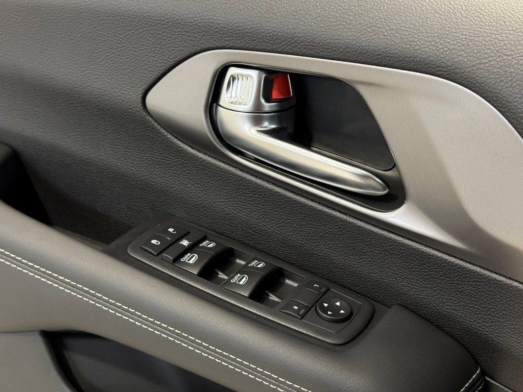 New 2026 Chrysler Voyager LX image 31