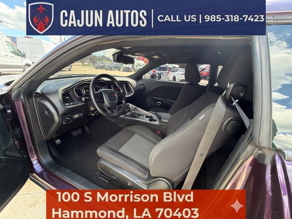 Used 2020 Dodge Challenger SXT RWD image 31