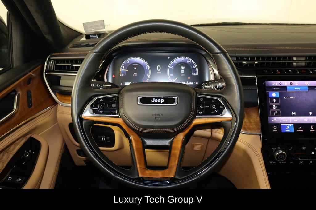 Used 2025 Jeep Grand Cherokee L Summit AWD/4WD image 7