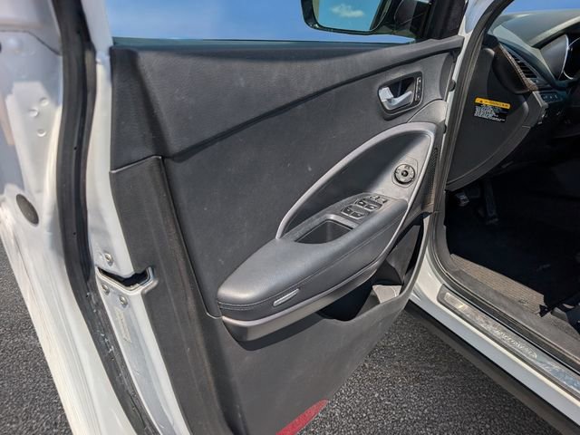 Used 2015 Hyundai Santa Fe Sport 2.0T w/ Option Group 05 FWD image 15