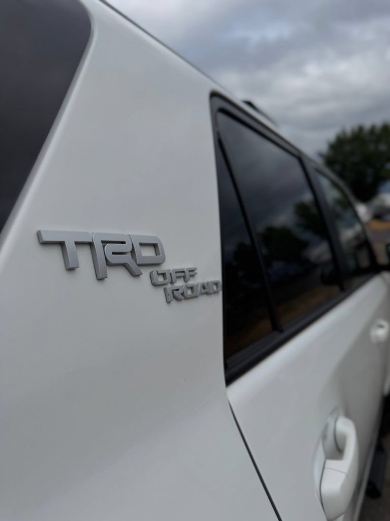 Used 2024 Toyota 4Runner TRD Off-Road Premium AWD/4WD image 48