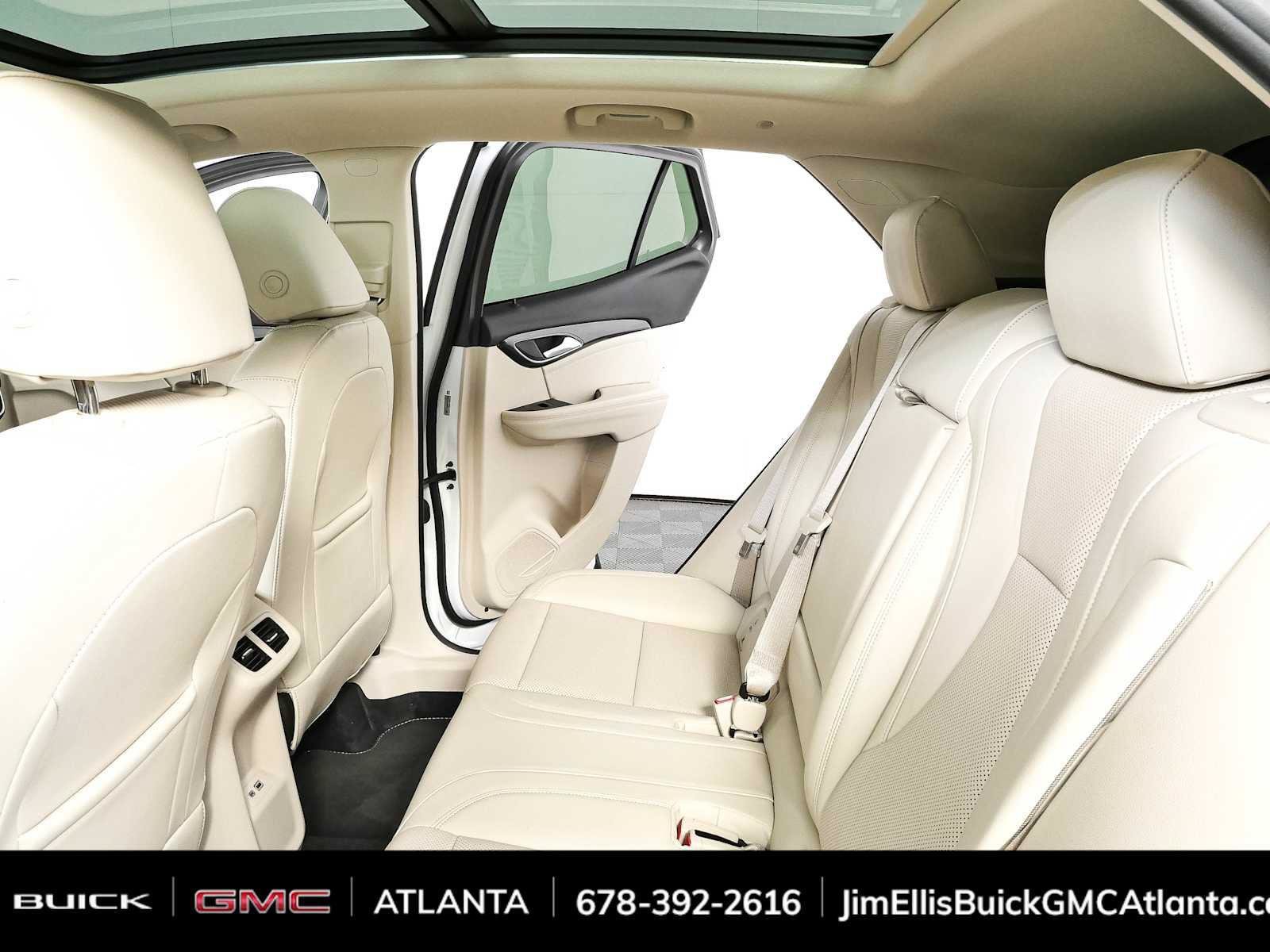 Certified 2022 Buick Envision Essence w/ Technology Package I FWD image 22