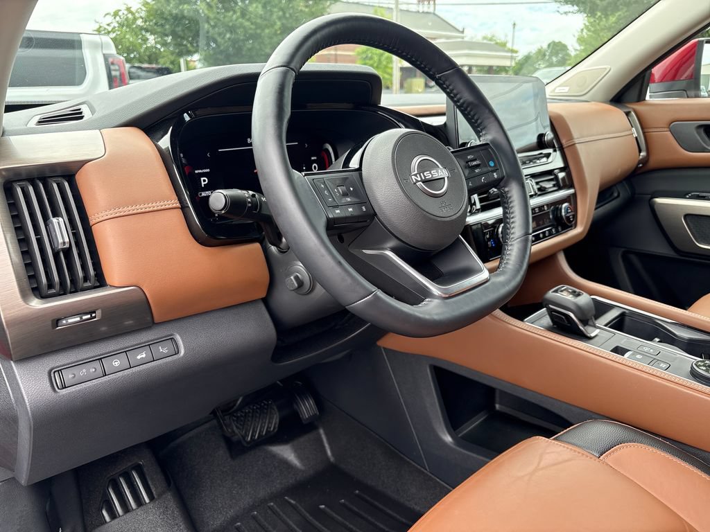 Used 2023 Nissan Pathfinder Platinum w/ Lighting Package (N93) AWD/4WD image 12
