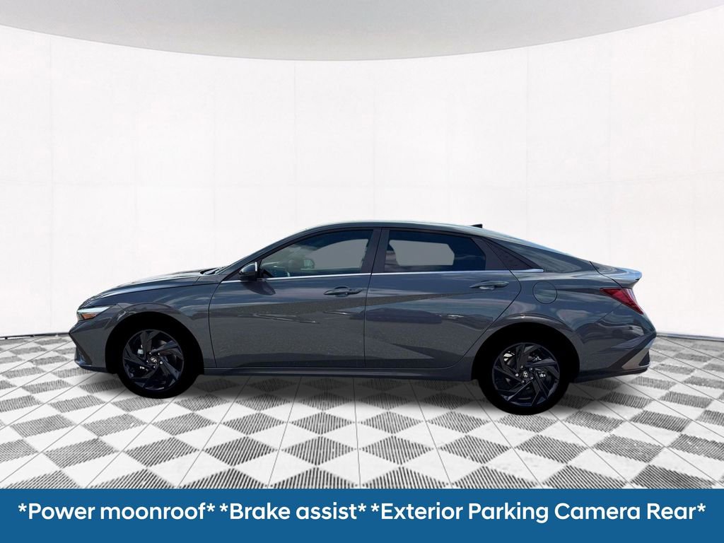 New 2026 Hyundai Elantra SEL Sport image 4