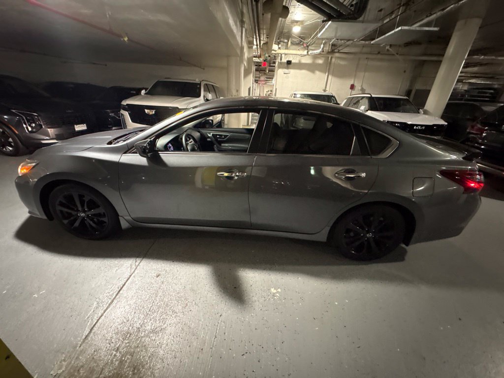 Used 2018 Nissan Altima 2.5 SR w/ SR Midnight Edition FWD image 6