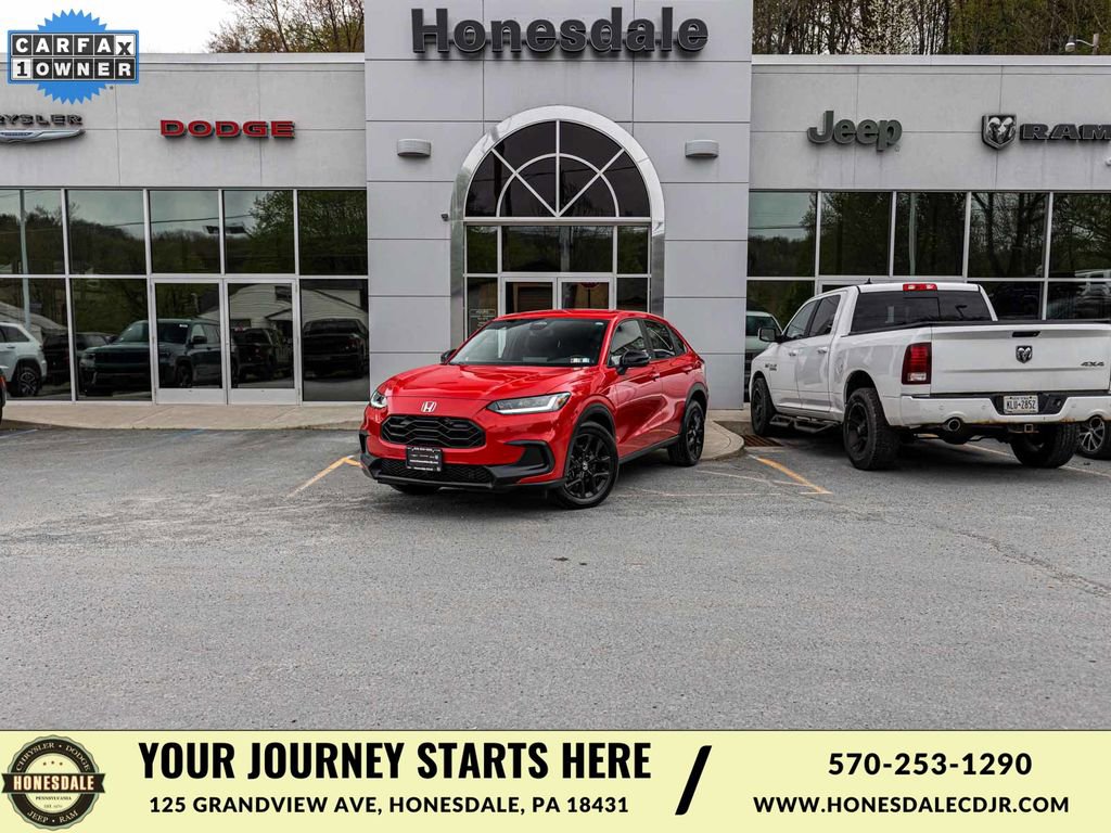 Used 2025 Honda HR-V Sport image 1