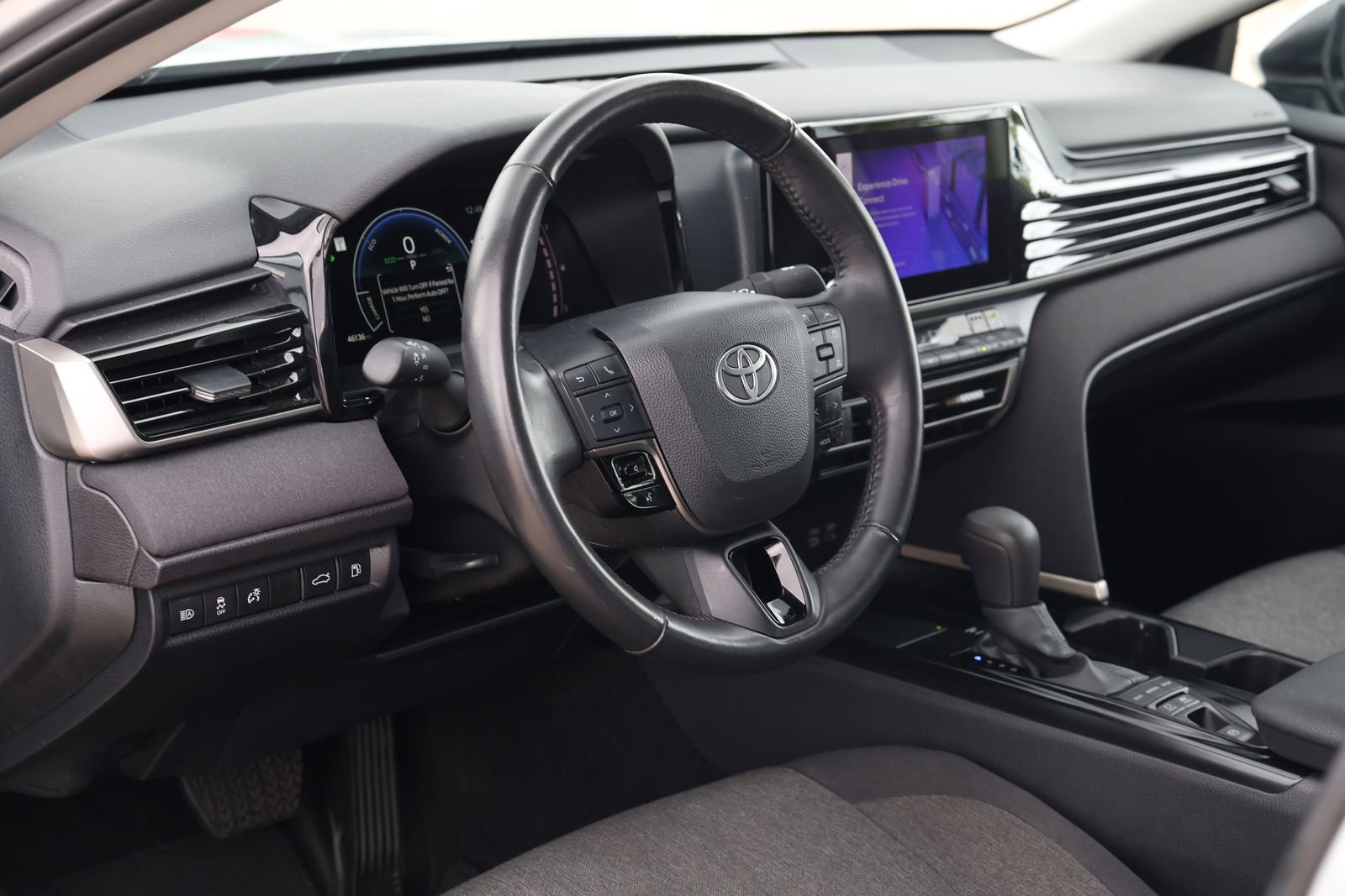 Used 2025 Toyota Camry LE AWD/4WD image 15
