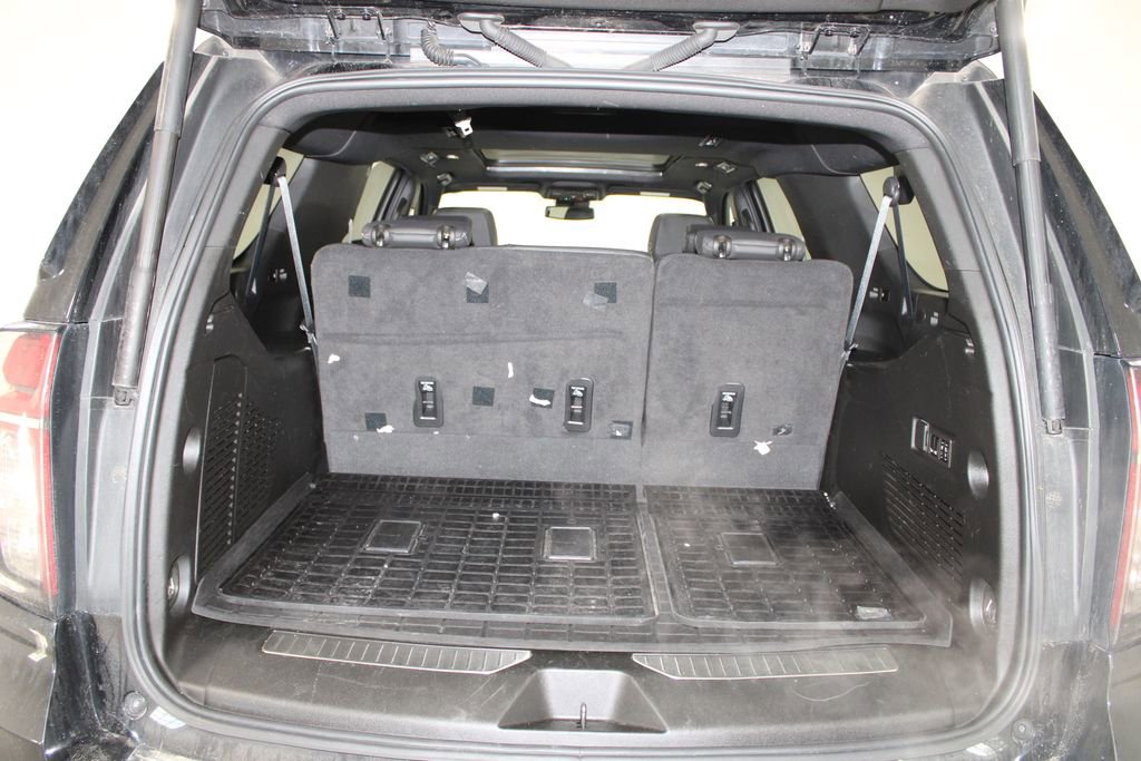 Used 2023 Chevrolet Suburban Z71 w/ Luxury Package image 16