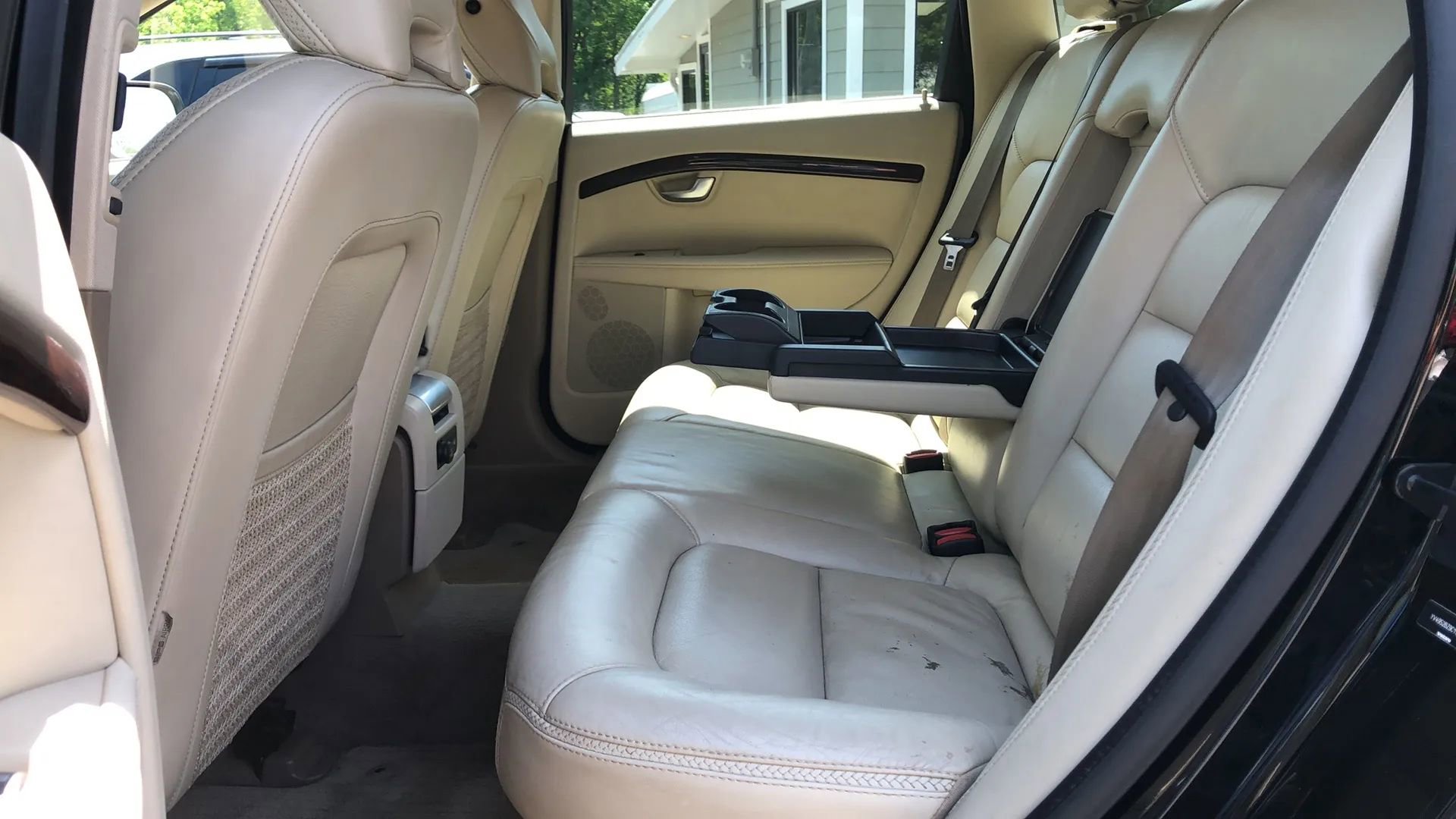 Used 2012 Volvo XC70 3.2 image 16