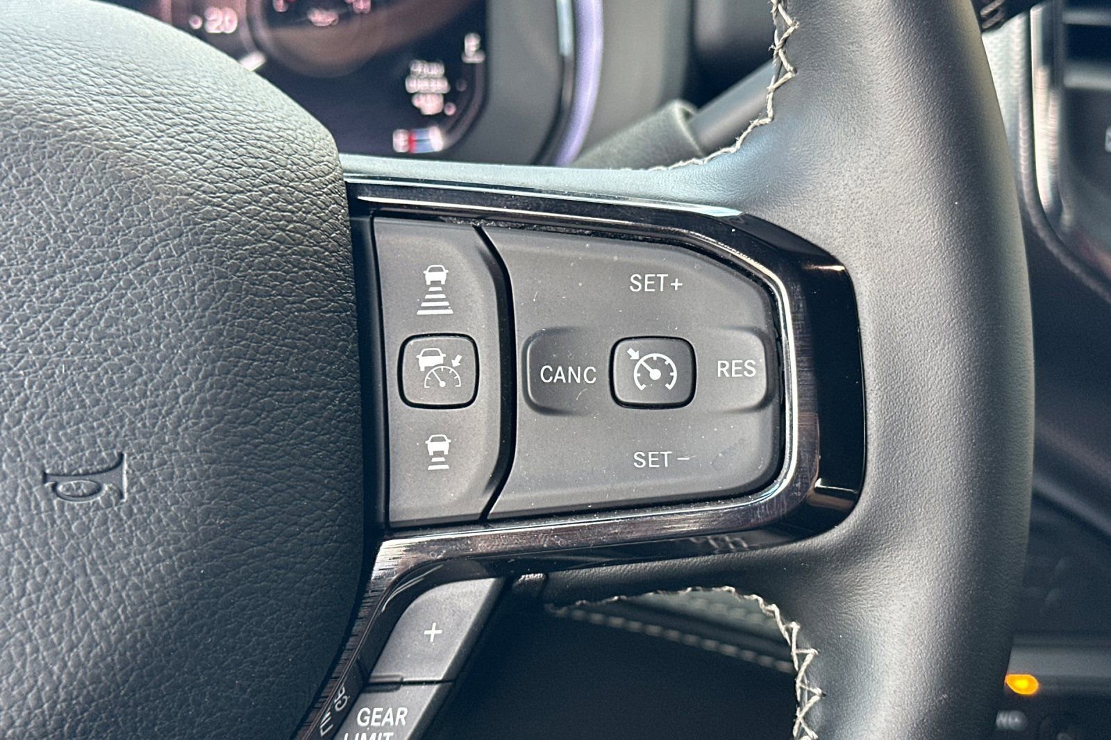 Used 2025 RAM 3500 Limited image 28