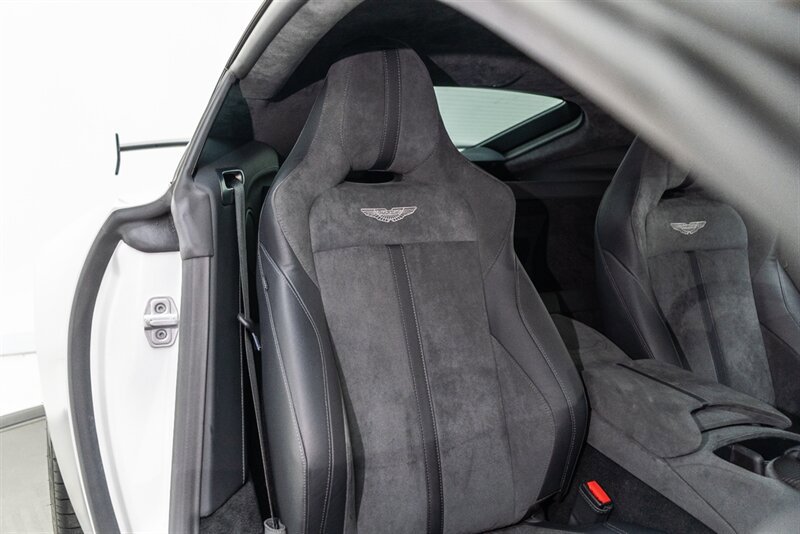 Used 2023 Aston Martin V8 Vantage Coupe RWD image 35