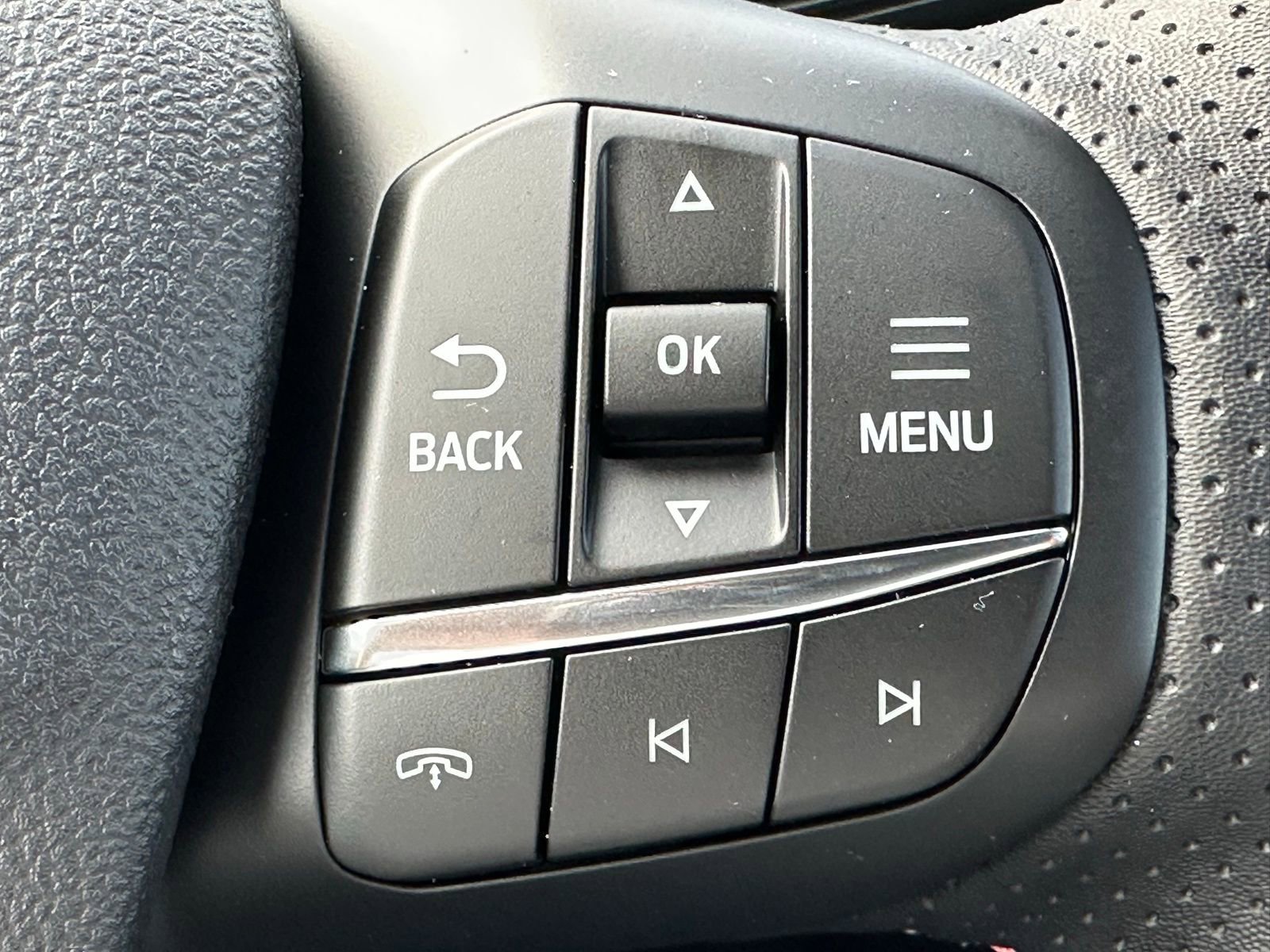 Used 2025 Ford Escape ST-Line w/ Equipment Group 301A image 17