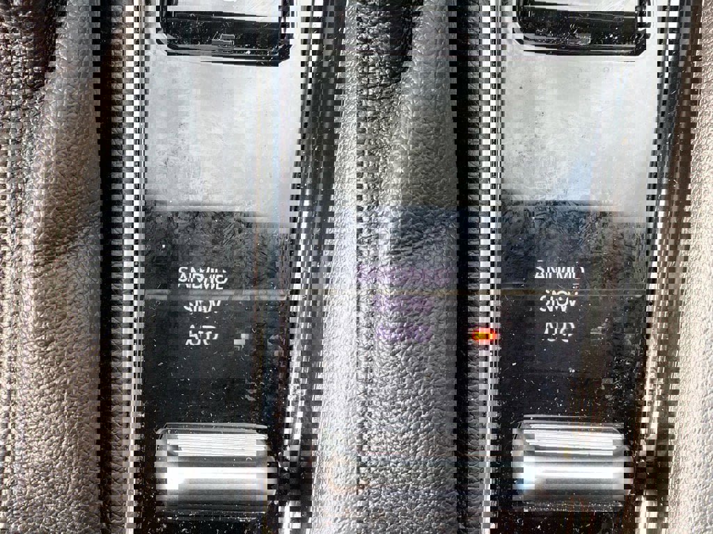 Used 2025 Jeep Compass Limited image 14