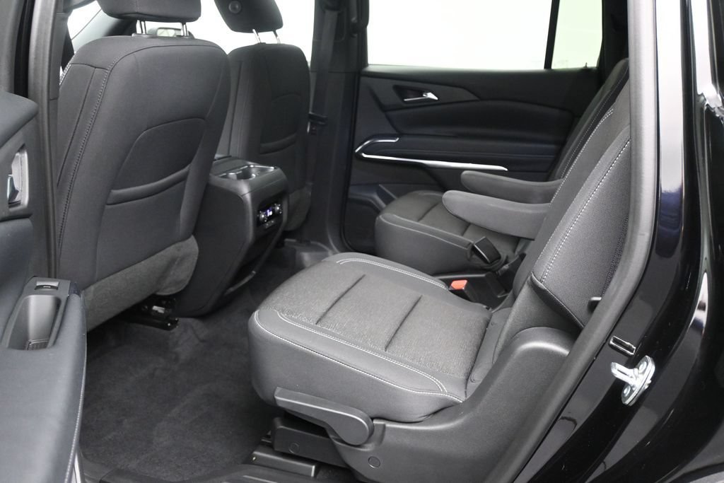 Used 2026 Chevrolet Traverse LT FWD image 16