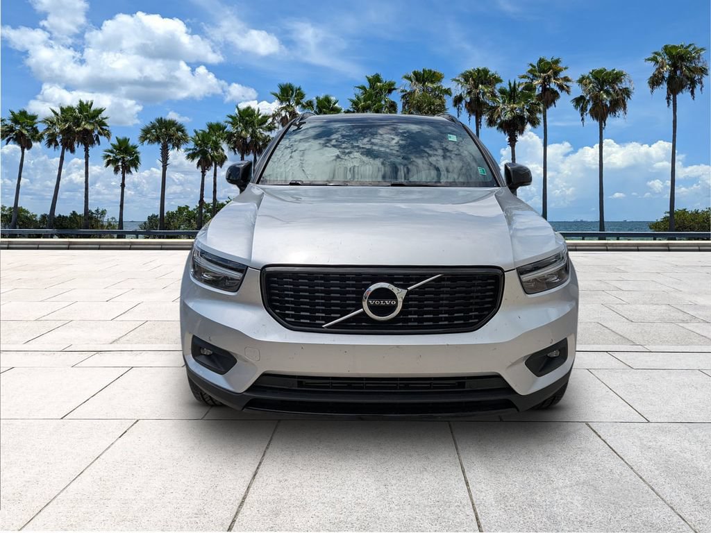 Used 2019 Volvo XC40 T5 R-Design AWD/4WD image 3