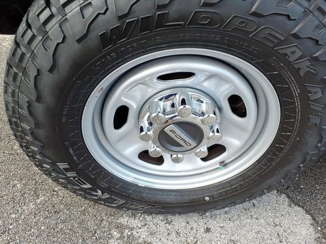 Certified 2023 Ford F250 XL w/ XL Chrome Package image 11