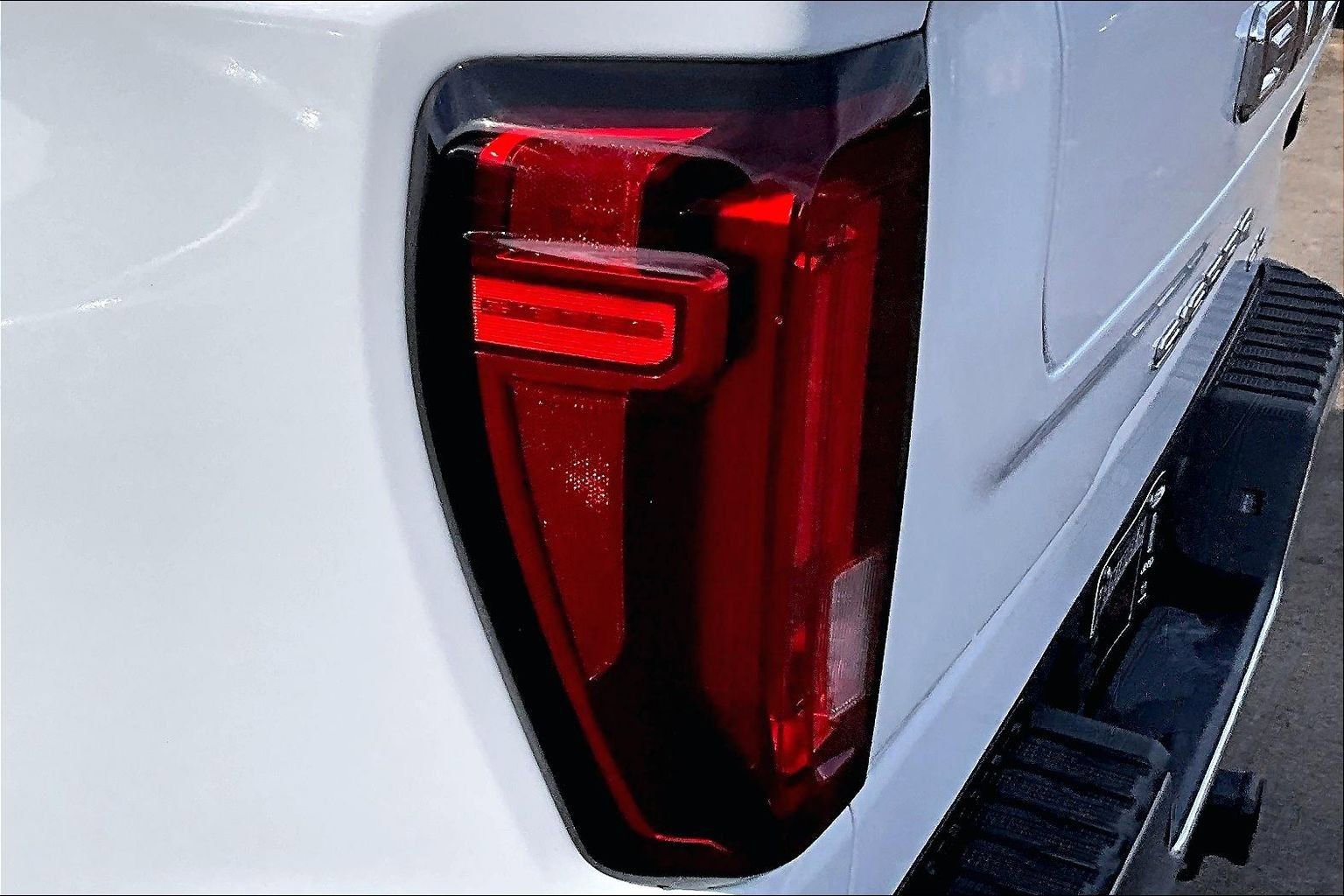 Used 2025 GMC Sierra 1500 SLT image 24