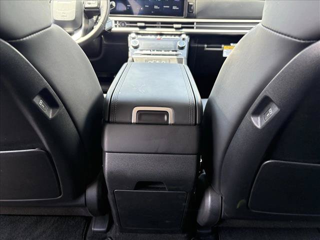 Used 2026 Hyundai Santa Fe SEL FWD image 18