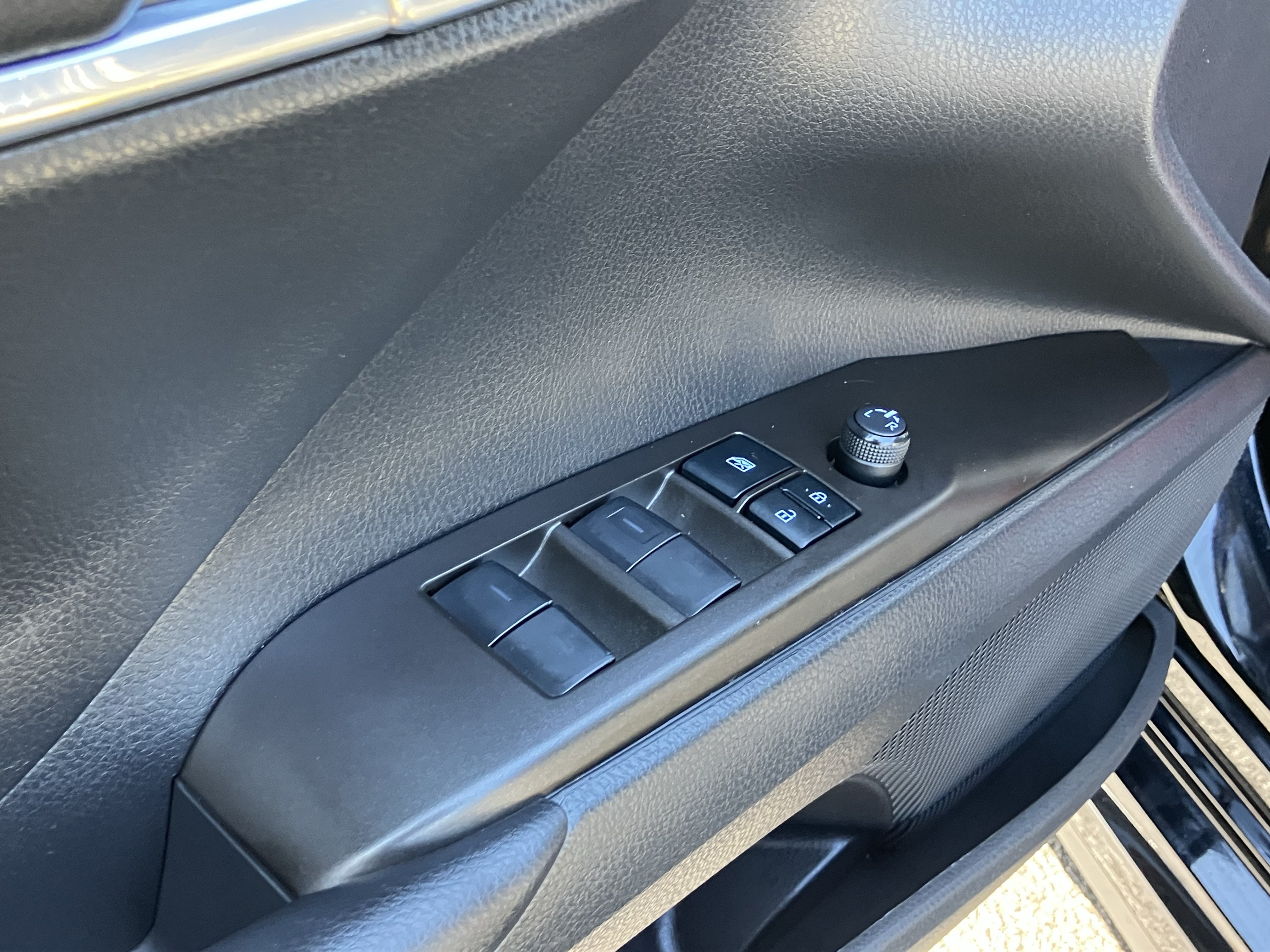 Used 2022 Toyota Camry SE FWD image 15