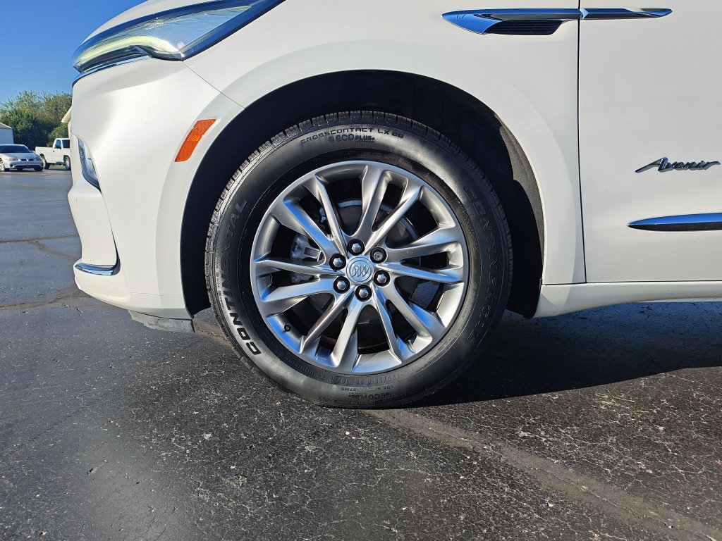 Used 2022 Buick Enclave Avenir w/ Avenir Technology Package AWD/4WD image 10