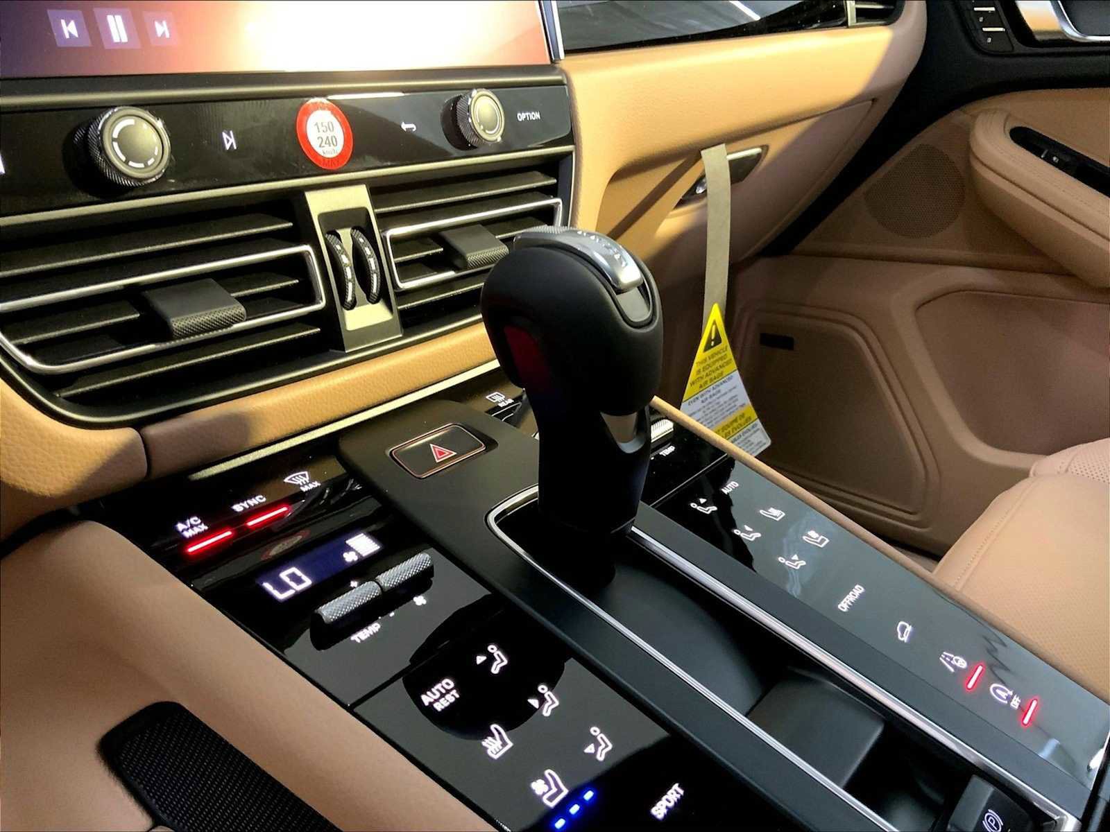 New 2025 Porsche Macan AWD/4WD image 17