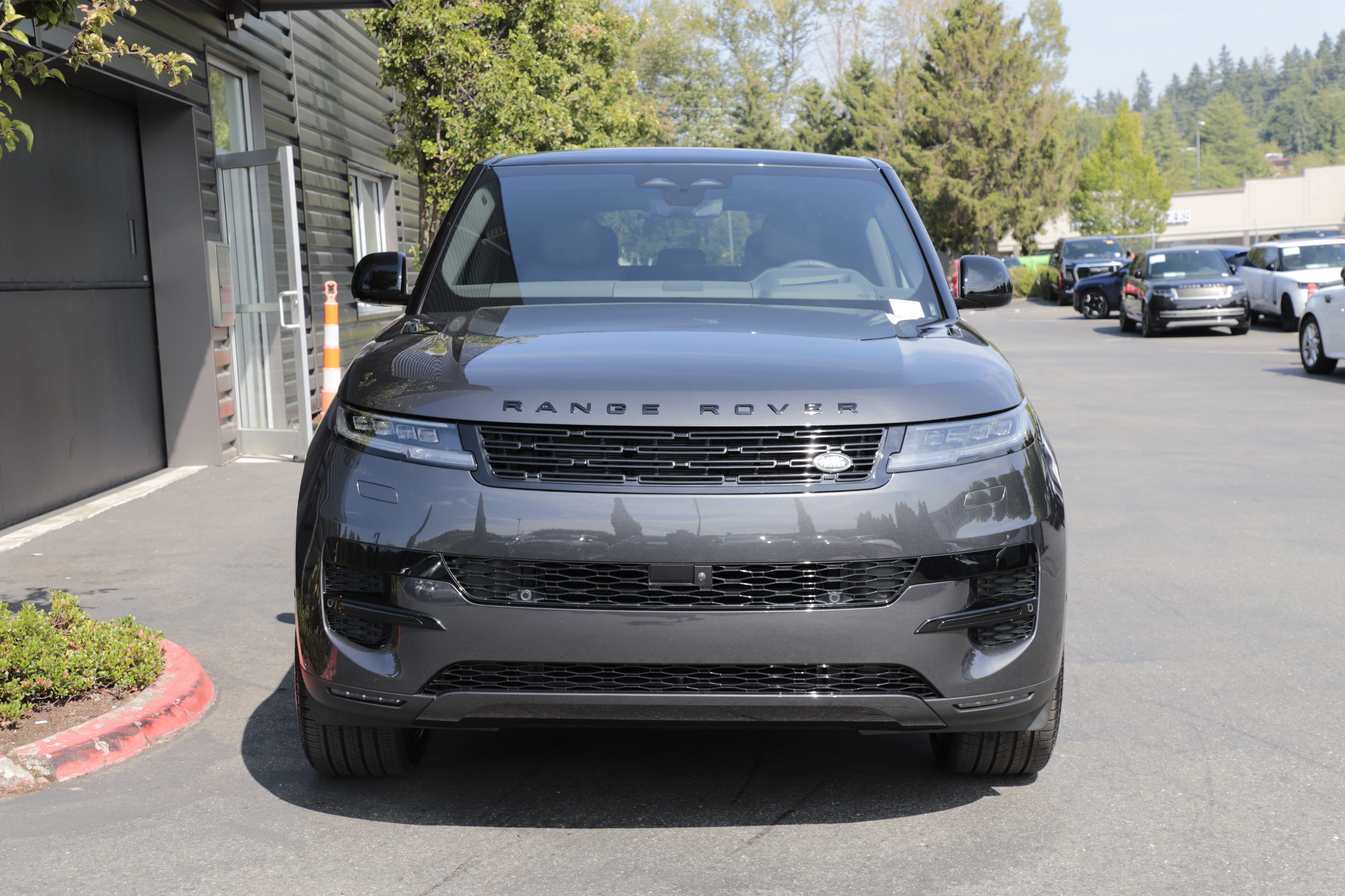 New 2026 Land Rover Range Rover Sport SE AWD/4WD image 4