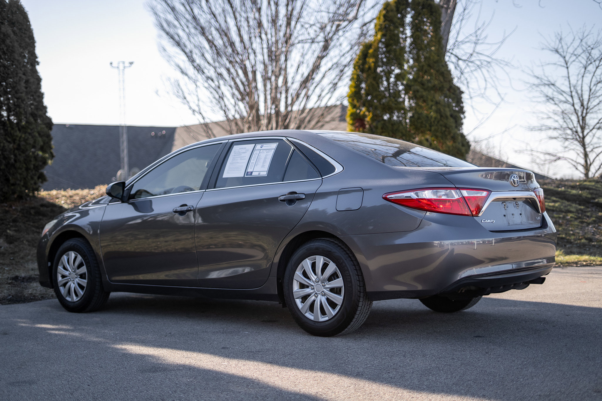 Used 2017 Toyota Camry LE image 7