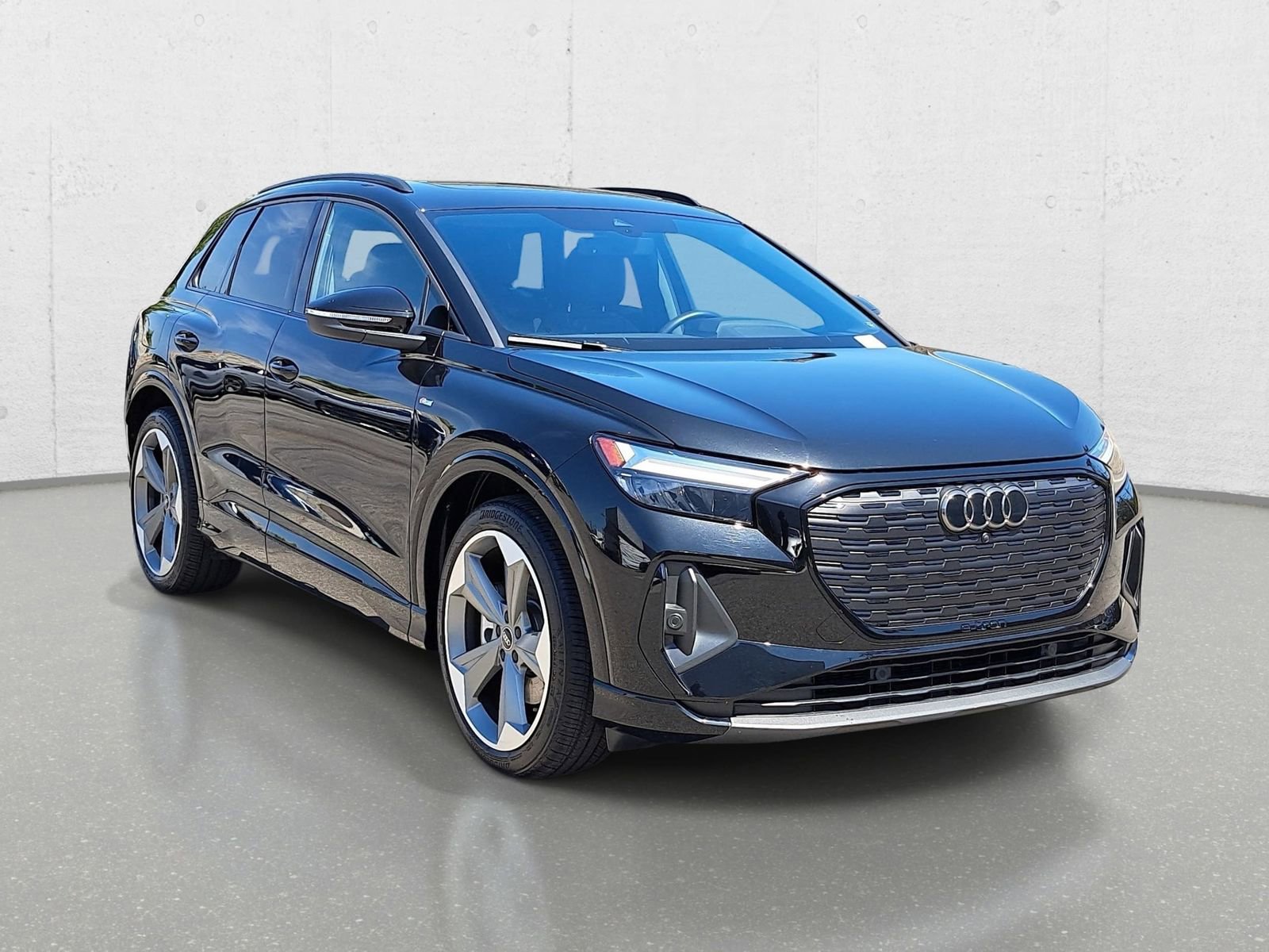 Certified 2025 Audi Q4 e-tron Premium Plus w/ Premium Plus AWD/4WD image 3