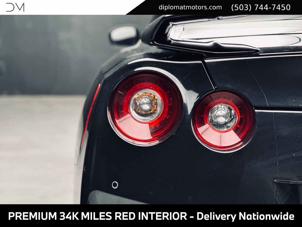 Used 2018 Nissan GT-R Premium w/ Premium Interior Package AWD/4WD image 15