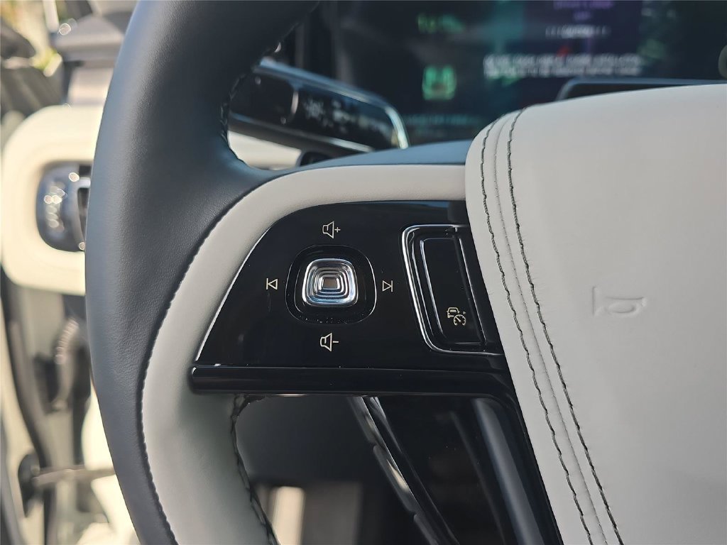 New 2027 Lincoln Aviator 2WD image 23