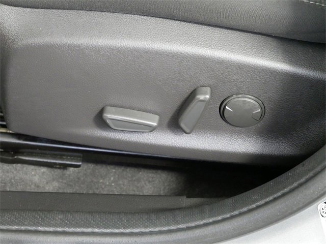 Used 2016 Ford Focus SE w/ SE Power Seat Package image 16