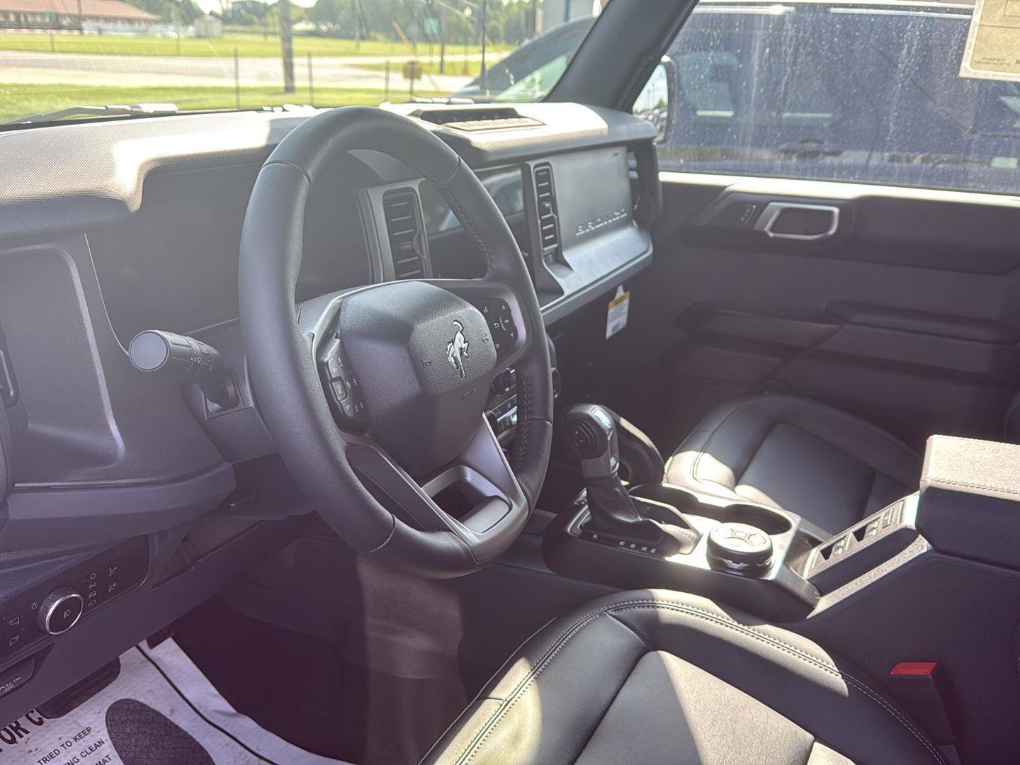 New 2025 Ford Bronco Badlands image 4