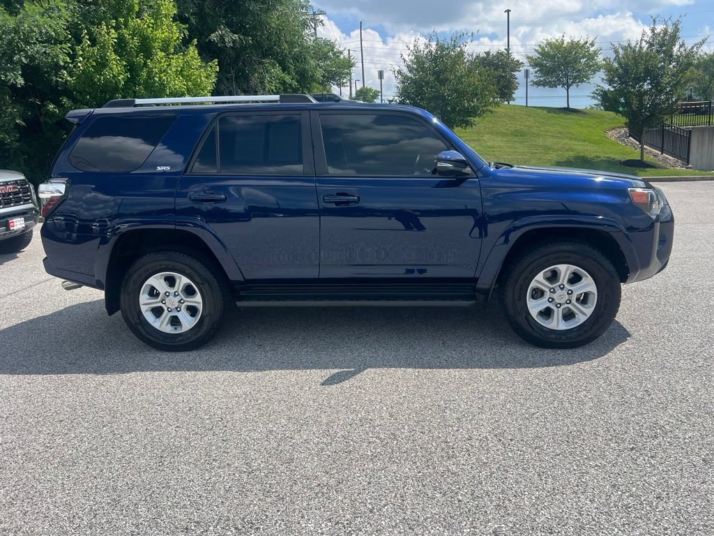 Used 2019 Toyota 4Runner SR5 Premium AWD/4WD image 3