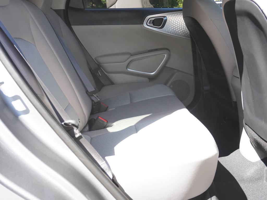 Used 2025 Kia Soul LX w/ LX Technology Package FWD image 28