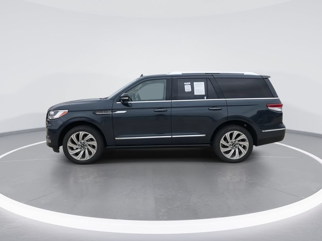 Used 2024 Lincoln Navigator Reserve AWD/4WD image 5