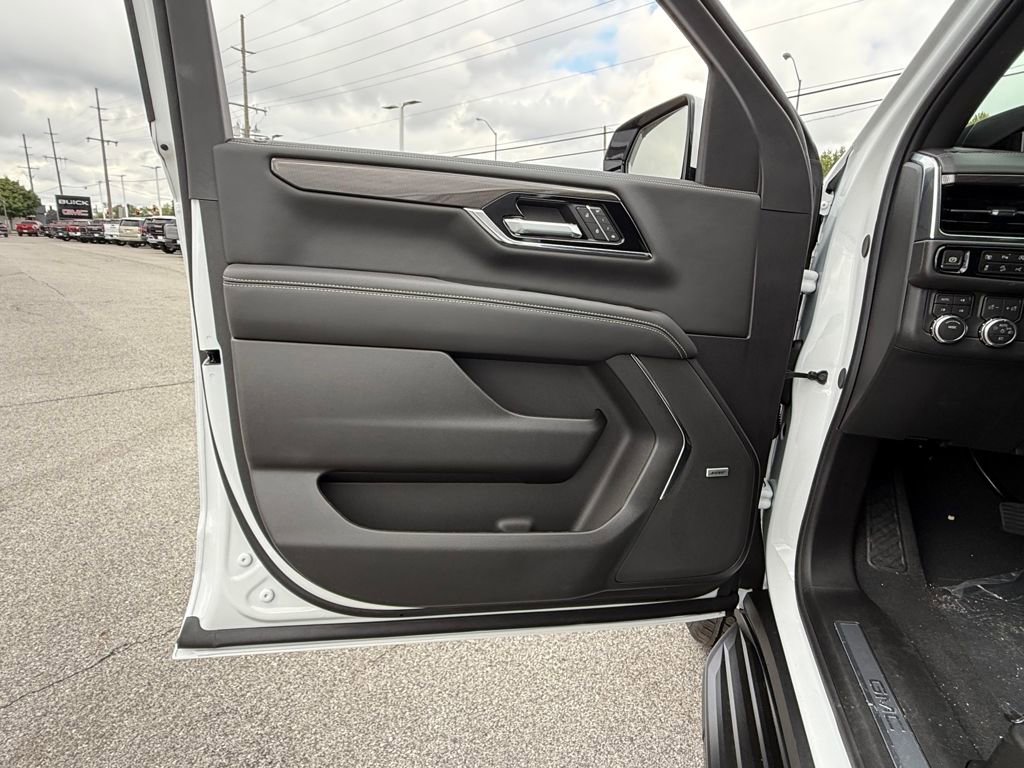 New 2026 GMC Yukon XL Elevation image 28