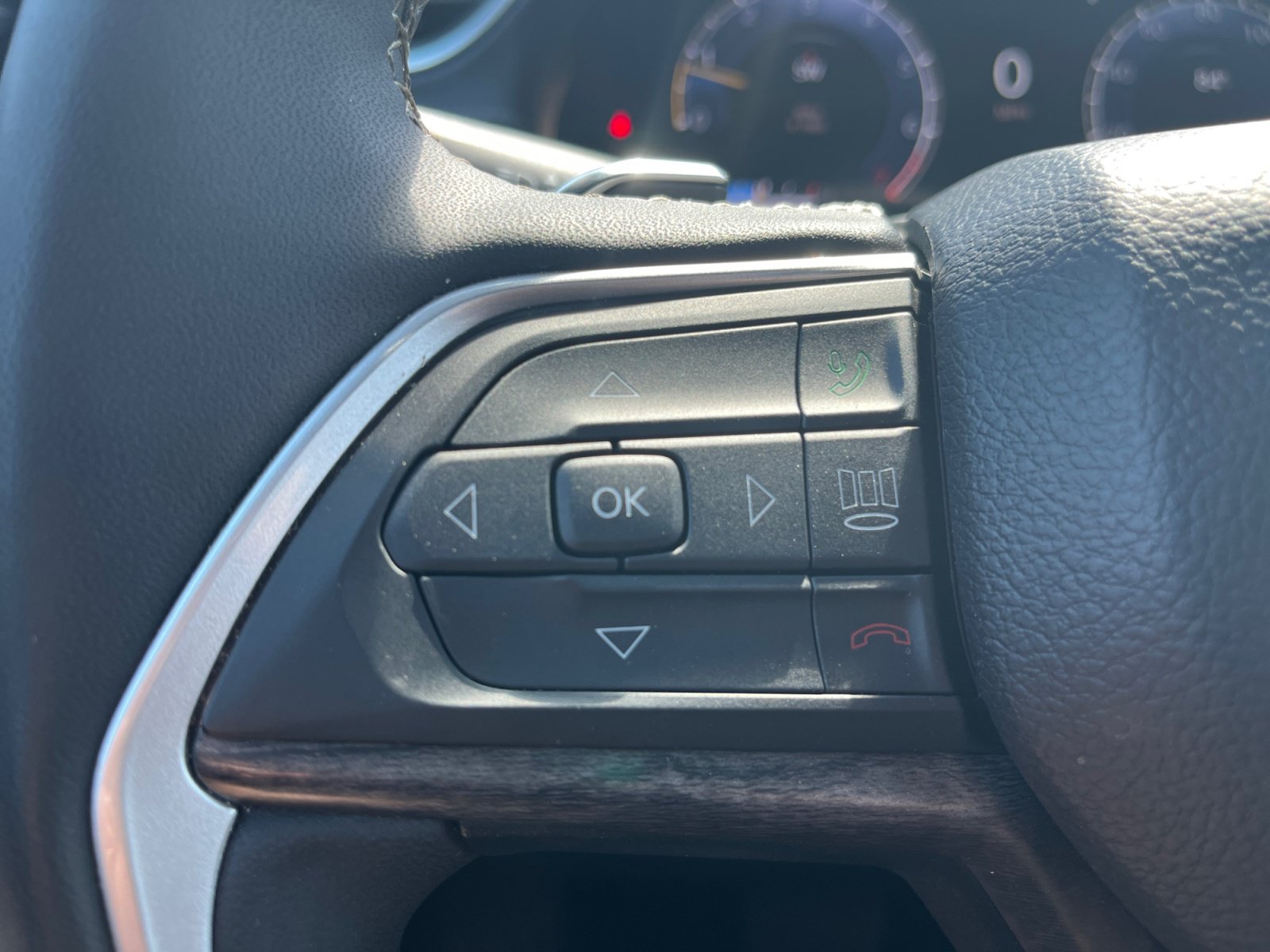 Certified 2024 Jeep Grand Cherokee Limited RWD image 19