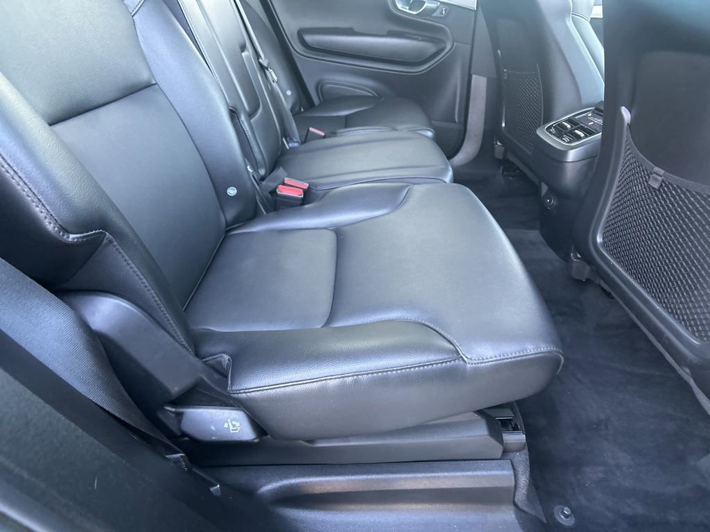Used 2023 Volvo XC90 B5 Core AWD/4WD image 36