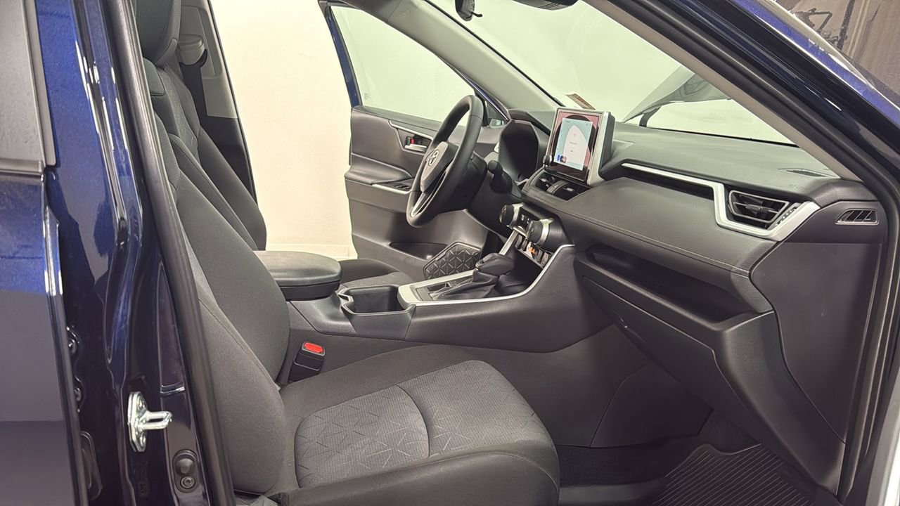 Certified 2025 Toyota RAV4 XLE w/ Convenience Package image 18