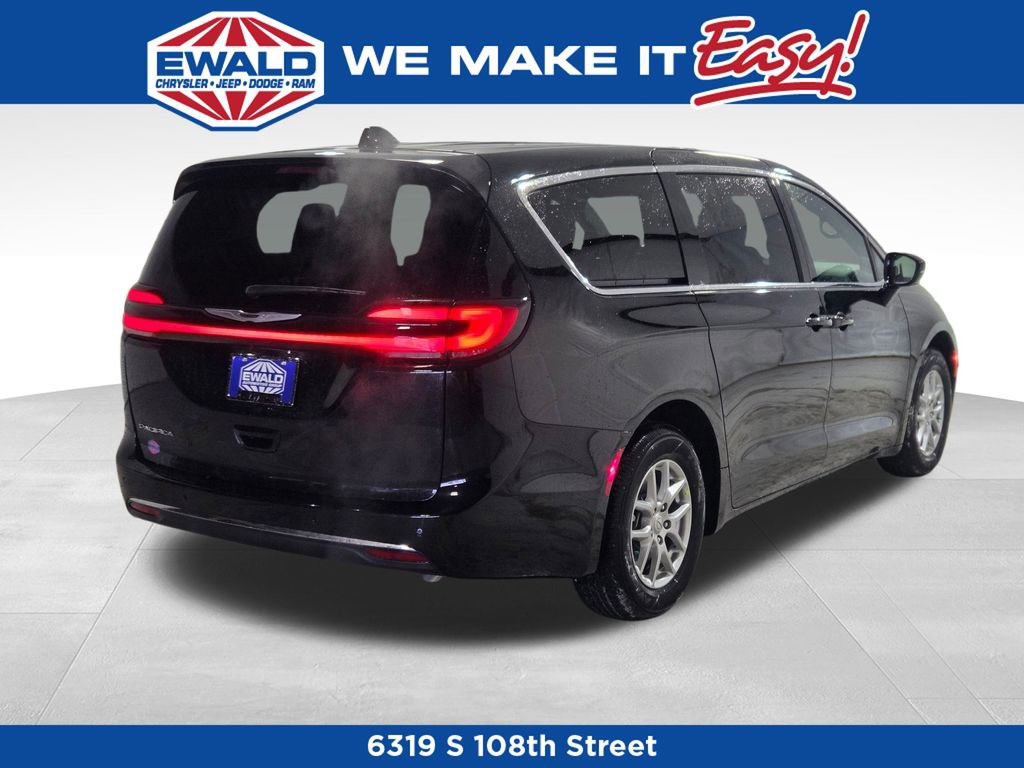 New 2026 Chrysler Pacifica Select FWD image 20