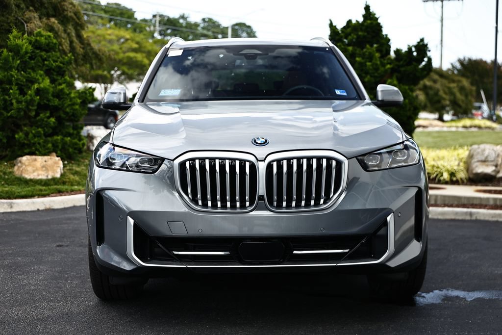 New 2026 BMW X5 xDrive50e w/ Premium Package AWD/4WD image 11