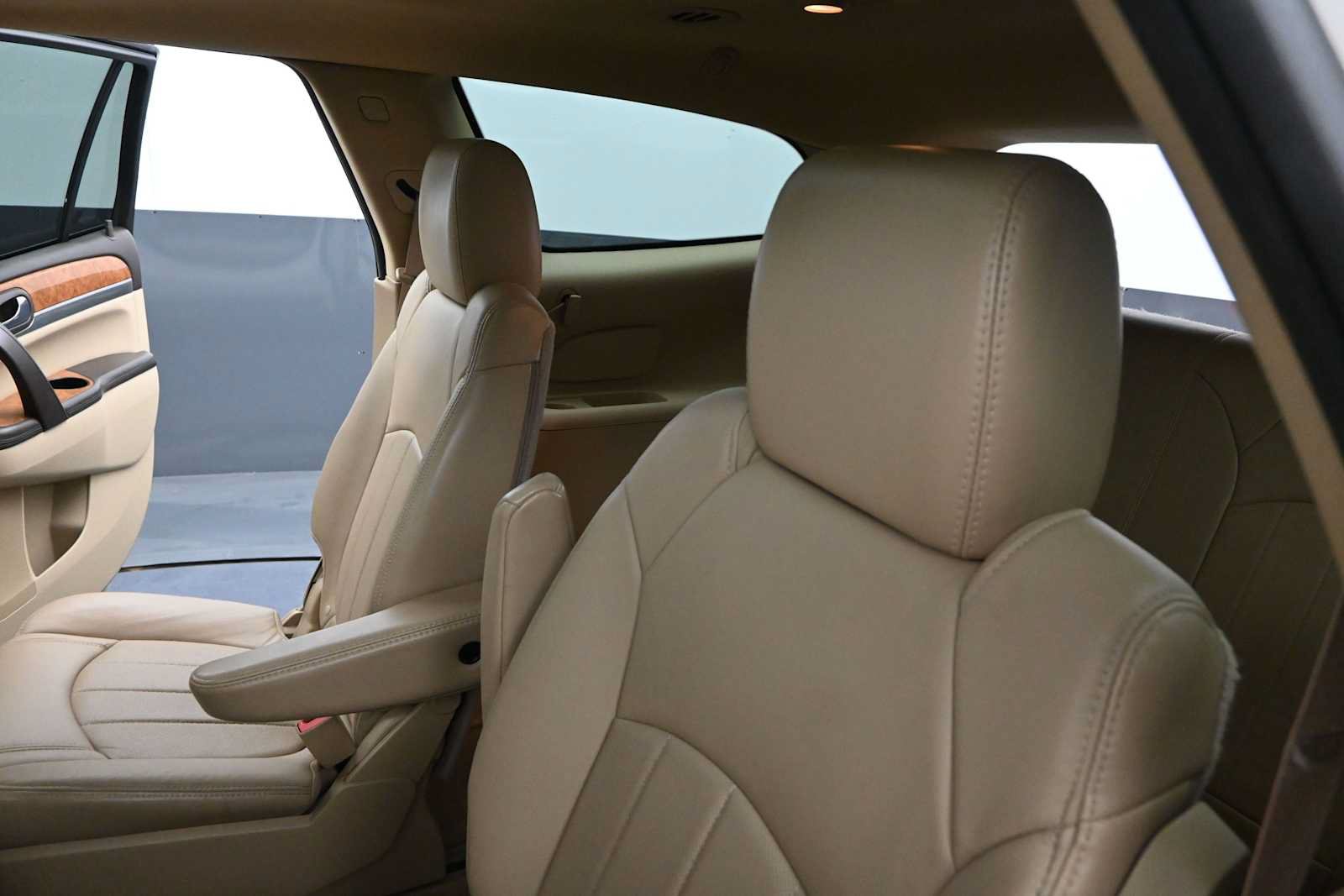 Used 2012 Buick Enclave Leather AWD/4WD image 19