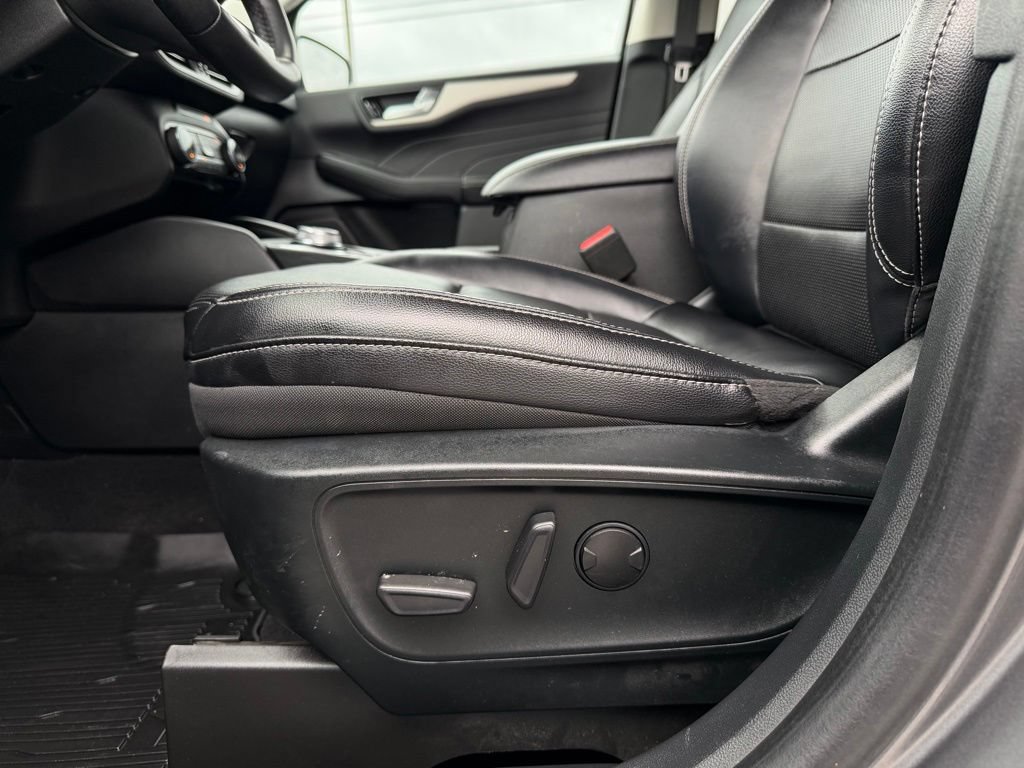 Used 2022 Ford Escape SEL AWD/4WD image 12