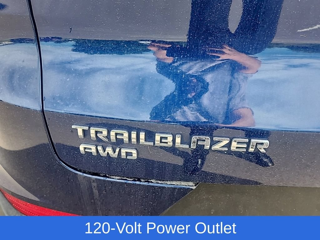 Used 2023 Chevrolet TrailBlazer LT AWD/4WD image 17