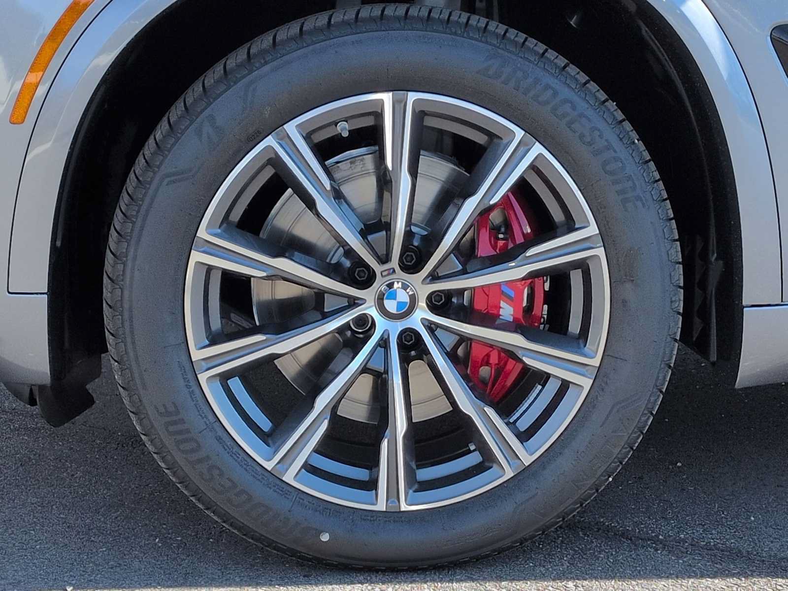 New 2026 BMW X5 xDrive40i w/ M Sport Package AWD/4WD image 13