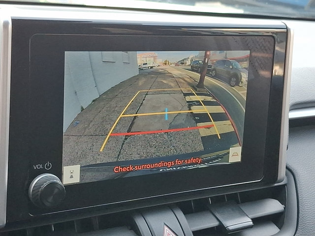 Certified 2025 Toyota RAV4 XLE AWD/4WD image 18